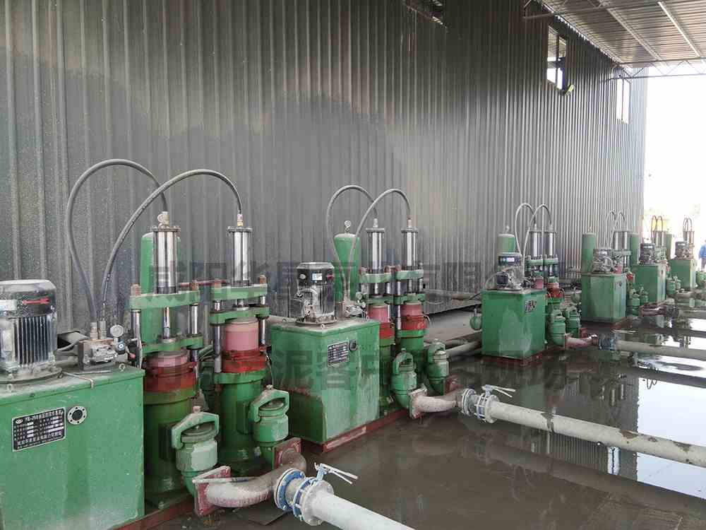 華星YBH250-30節(jié)能陶瓷柱塞泵打樁污泥使用現(xiàn)場(chǎng)-01.jpg